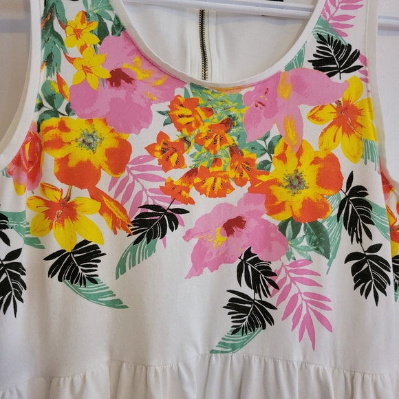 5/$20 Forever 21 white fit and flare floral print skater mini dress 8 - Picture 6 of 10